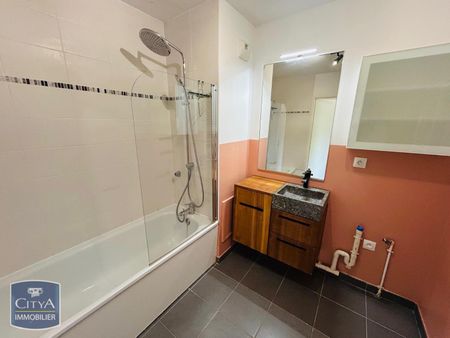 Location Appartement 3 pièces 63m² LAMBERSART 59130 - Photo 5