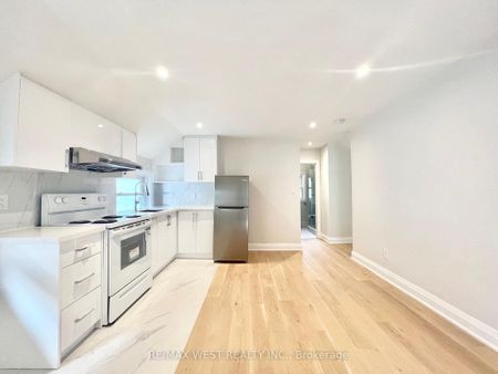 For Lease - 4 Sutherland Avenue Unit# 2nd Flr, Toronto, Ontario - Photo 2