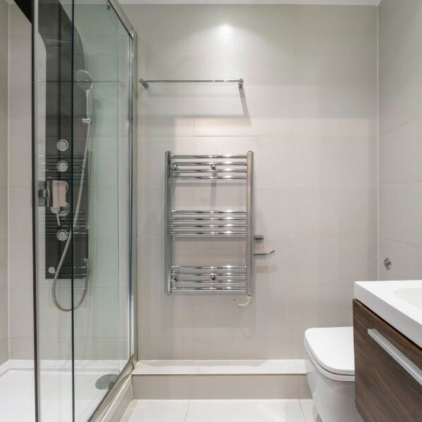 3 Bedroom Flat To Let - Photo 1