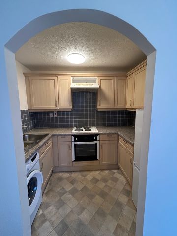 2 Bed Flat, Hulme, M15 - Photo 2