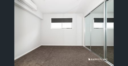 Stunning Townhouse with City Views - Photo 4