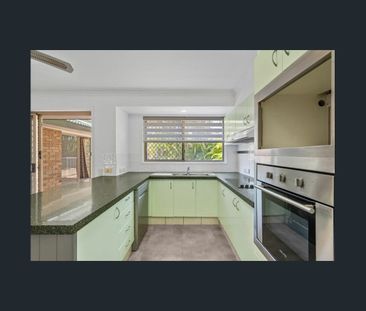 Quiet Cul de Sac Position in the Heart of Robina - Spacious Home wi... - Photo 6