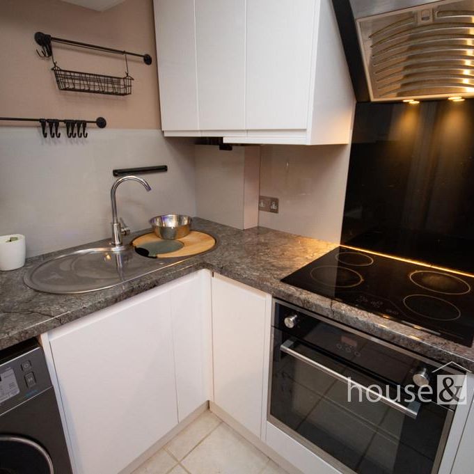 533-535 Wimborne Road Bournemouth, BH9, Dorset - Photo 1