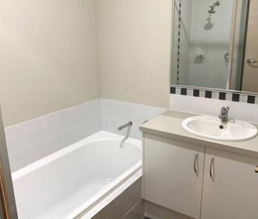 Modern & Low-Maintenance 3x2 Living - Photo 4