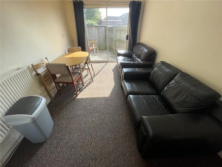 4 bedroom detached house to rent - Photo 2