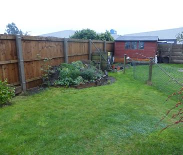 1 Bedroom Mid Terraced House For Rent - Photo 2