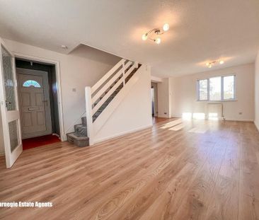 3 bedroom end of terrace house to rent - Photo 1