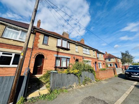 Kings Avenue, Rushden, Higham Ferrers - Photo 4