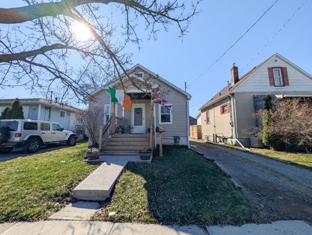 58 Chetwood St, St. Catharines - All Inclusive 1 Bedroom Unit - Photo 4