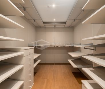 PIACEVOLE APPARTAMENTO DI 6.5 LOCALI CON GIARDINO PRIVATO - Photo 2