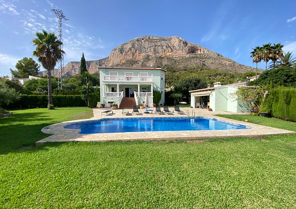 Modern house to rent for winter in Montgo Javea