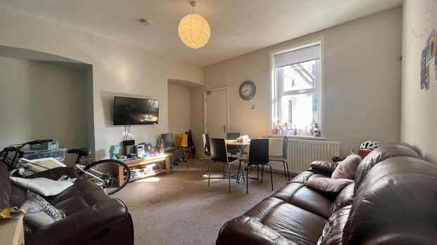 4 bedroom house to rent - Photo 1