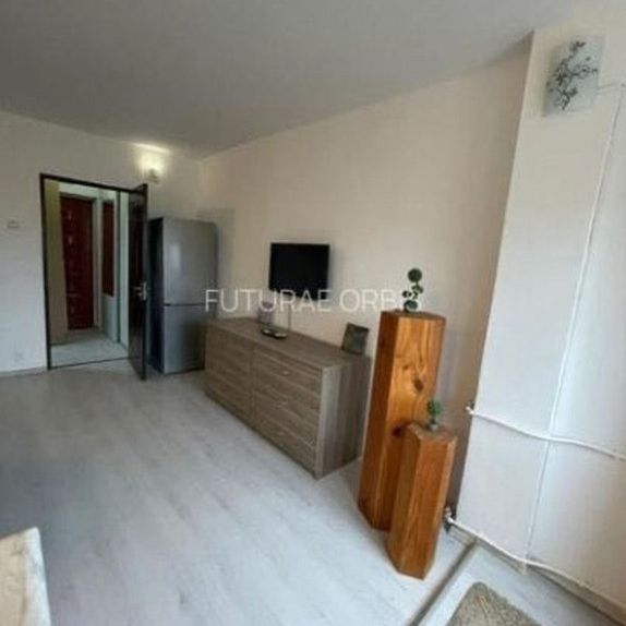 Dristor etaj 8 semidecomandat - Fotografie 1