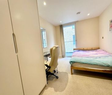 2 bedroom flat - Photo 1