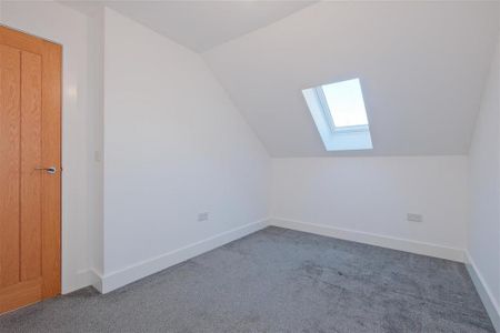 5 bedroom detached house to rent - Photo 3