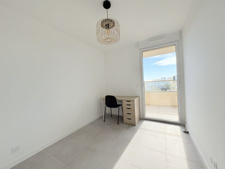 Location Appartement 3 pièces 63m² NICE 06200 - Photo 4