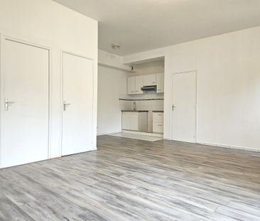 Location Appartement 1 pièce 35m² - Photo 1