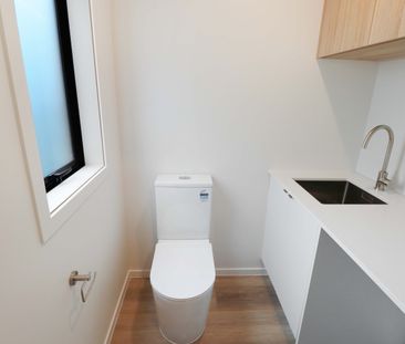 Central Hutt Living - 1 week free rent - Photo 5