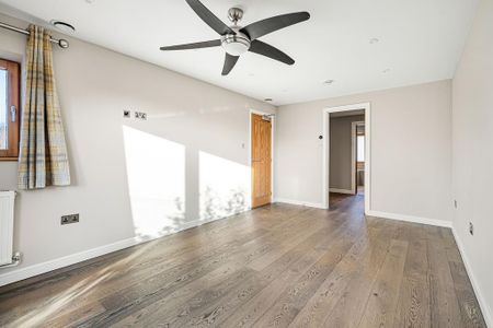 5 bedroom semi-detached house to rent - Photo 3