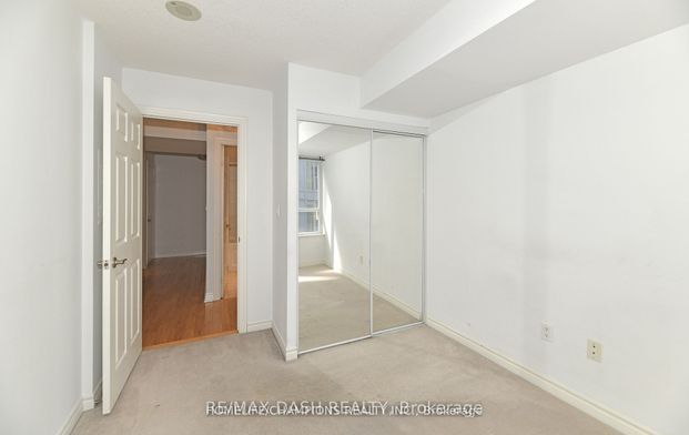 270 Wellington Street W #805 - Photo 1