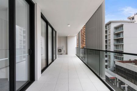 Deposit Taken - Spacious 3 Bedrooms in the Heart of Bondi - Photo 2