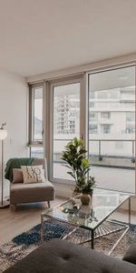 Modern & Stylish Furnished 2 Bedroom + Den @ Ellis Parc - Photo 3