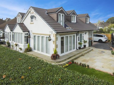 3 bedroom detached house to rent - Photo 4