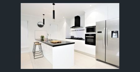 LARGE FAMILY HOME - Photo 5