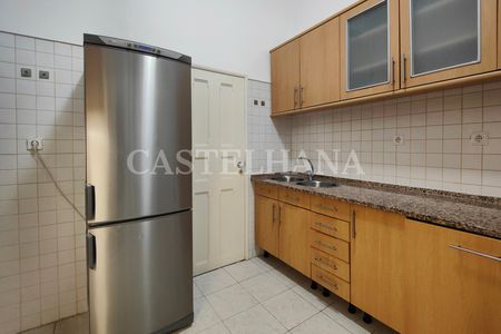 Apartamento T2, para arrendamento, localizado na Baixa, Lisboa - Photo 3