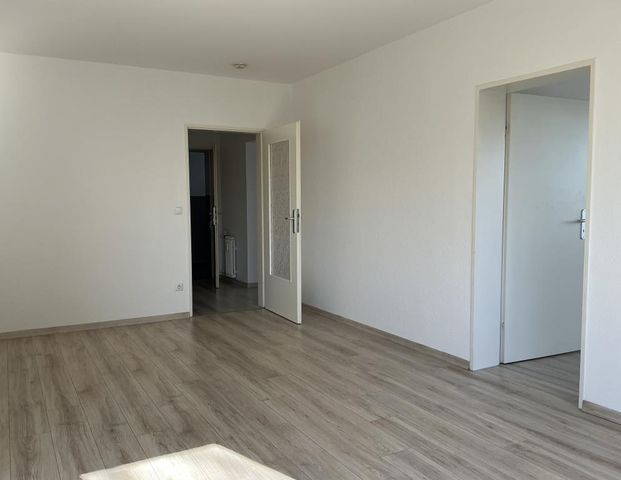 3 Zimmer Wohnung mit Balkon und Top Aussicht - Photo 1