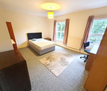 4 bedroom terraced house to rent - Photo 1