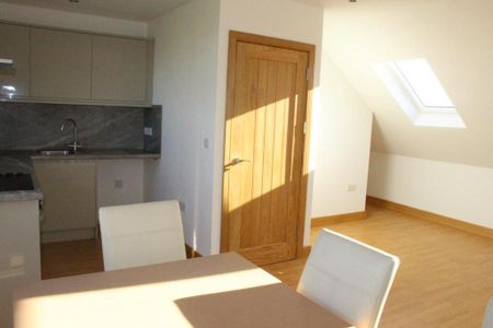 3 bedroom flat to rent - Photo 5