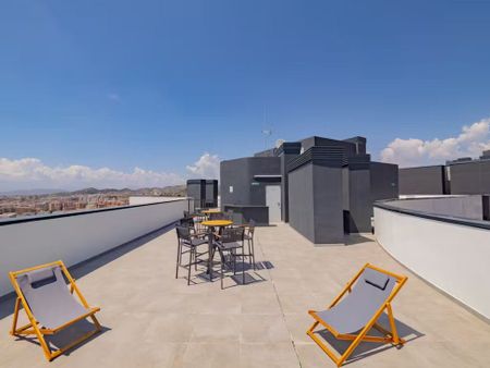 Paseo Martiricos, Málaga, Andalusia 29009 - Photo 5