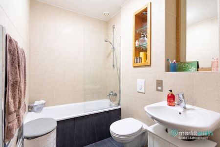 2 bedroom penthouse to rent - Photo 5