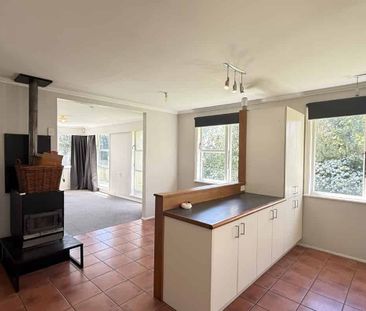 Spacious Family Living in Upper Hutt - Photo 2