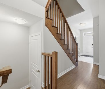 For Lease - 397 Wheat Boom Drive, Oakville, Ontario - Photo 2