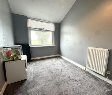 3 bedroom end of terrace house to rent - Photo 2