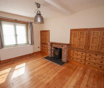 3 bedroom character property to rent - Photo 6
