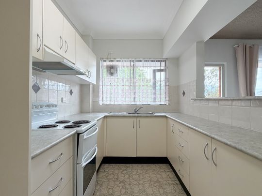 Updated 2 - Bedroom Unit - Close to Everything! - Photo 1