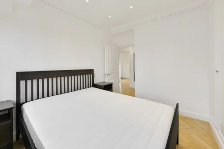 2 bedroom flat in 88 Brompton Road - Photo 3