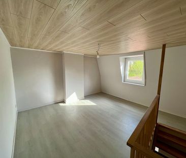Centraal gelegen woning met 2 slaapkamers en zéér ruime garage! - Foto 2
