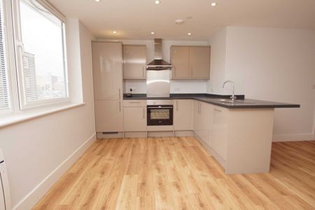2 bed Flat for rent - Photo 5