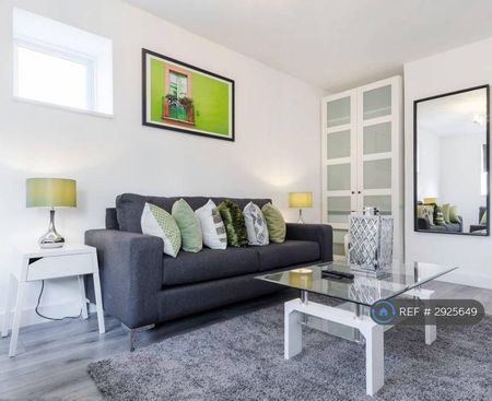 4 bedroom flat to rent - Photo 2