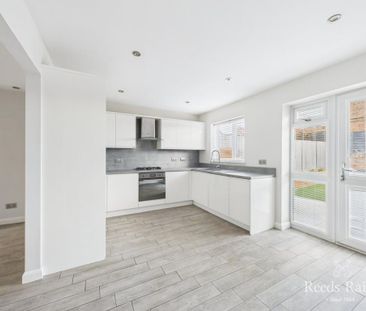 3 bedroom terraced house to rent - Photo 5