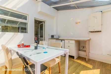 26 Temple Avenue - Photo 3