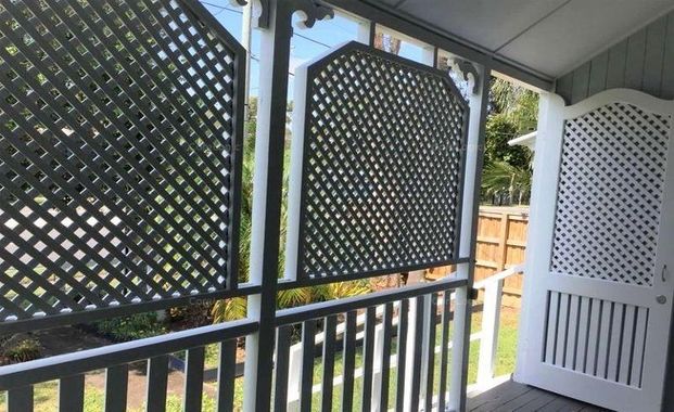 COTTAGE LIVING NEAR THE CITY!!! - Photo 1