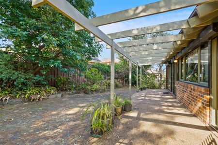 Four Bedroom Family Home - Photo 2