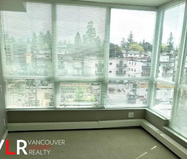 Condo in North Vancouver, BC - Photo 5