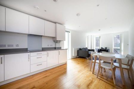 Room in a Shared Flat, Rope Court, E14 - Photo 2
