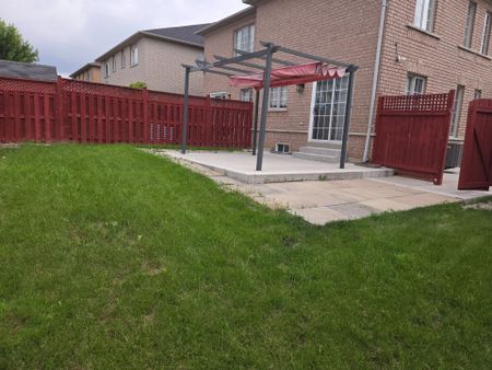 For Lease - 5806 Rainberry Drive, Mississauga, Ontario - Photo 2